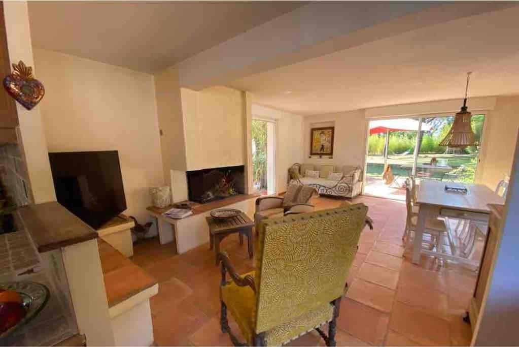 Petit Mas Calme Typique Du Sud ! Villa Valergues Kültér fotó